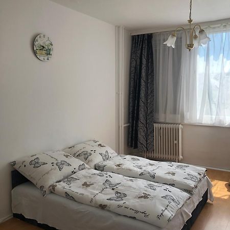 Juti Apartman Eger Bagian luar foto