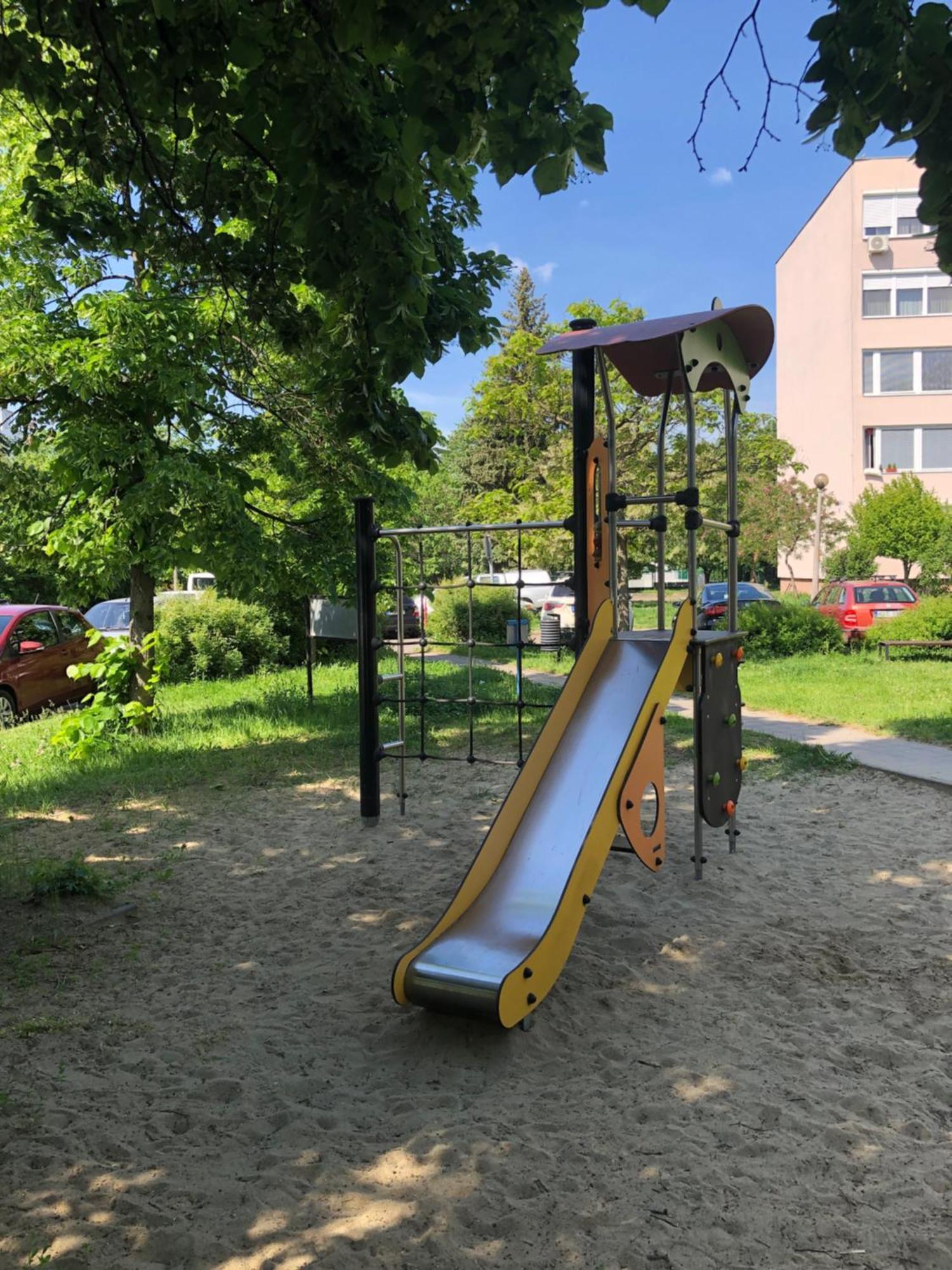 Juti Apartman Eger Bagian luar foto