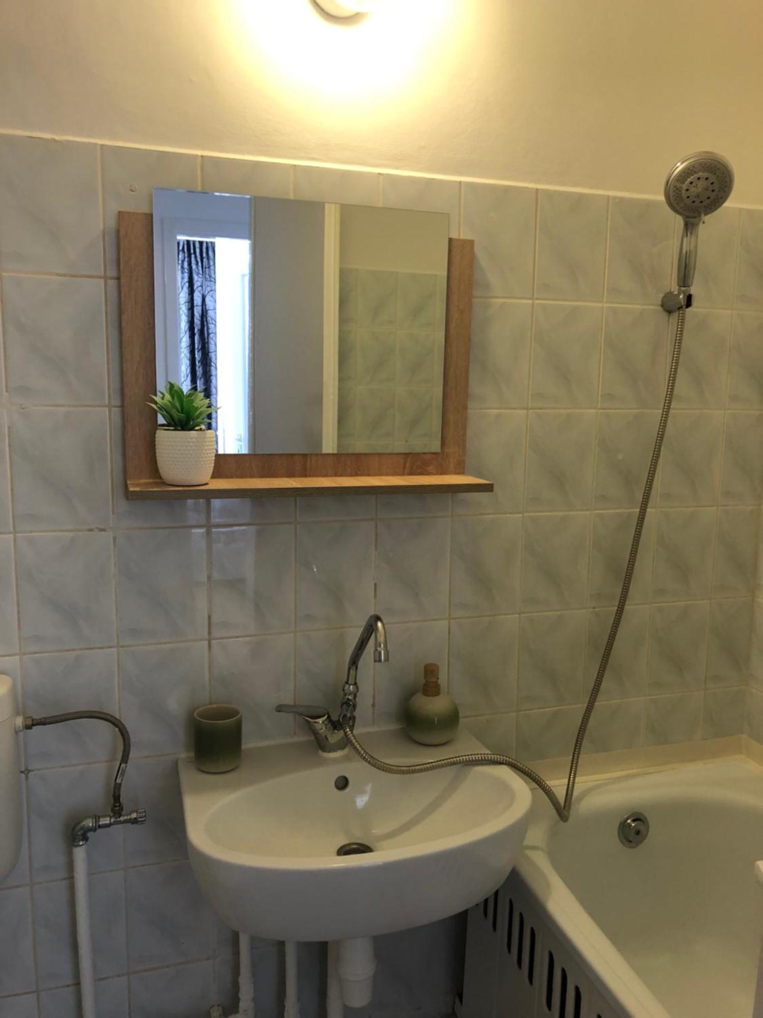Juti Apartman Eger Bagian luar foto